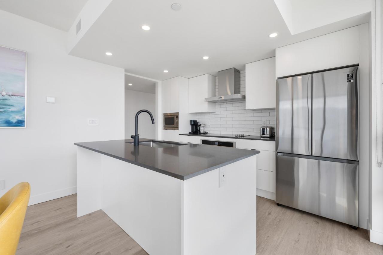 Brand New Luxury Downtown Near The Beach #13 Kelowna Exterior photo