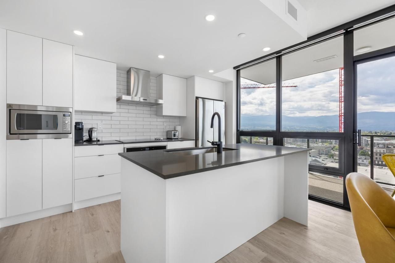 Brand New Luxury Downtown Near The Beach #13 Kelowna Exterior photo